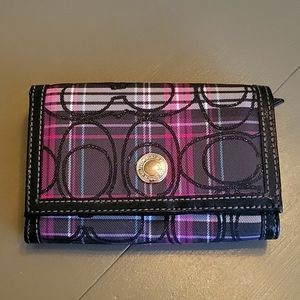Womens Signature Coach Wallet